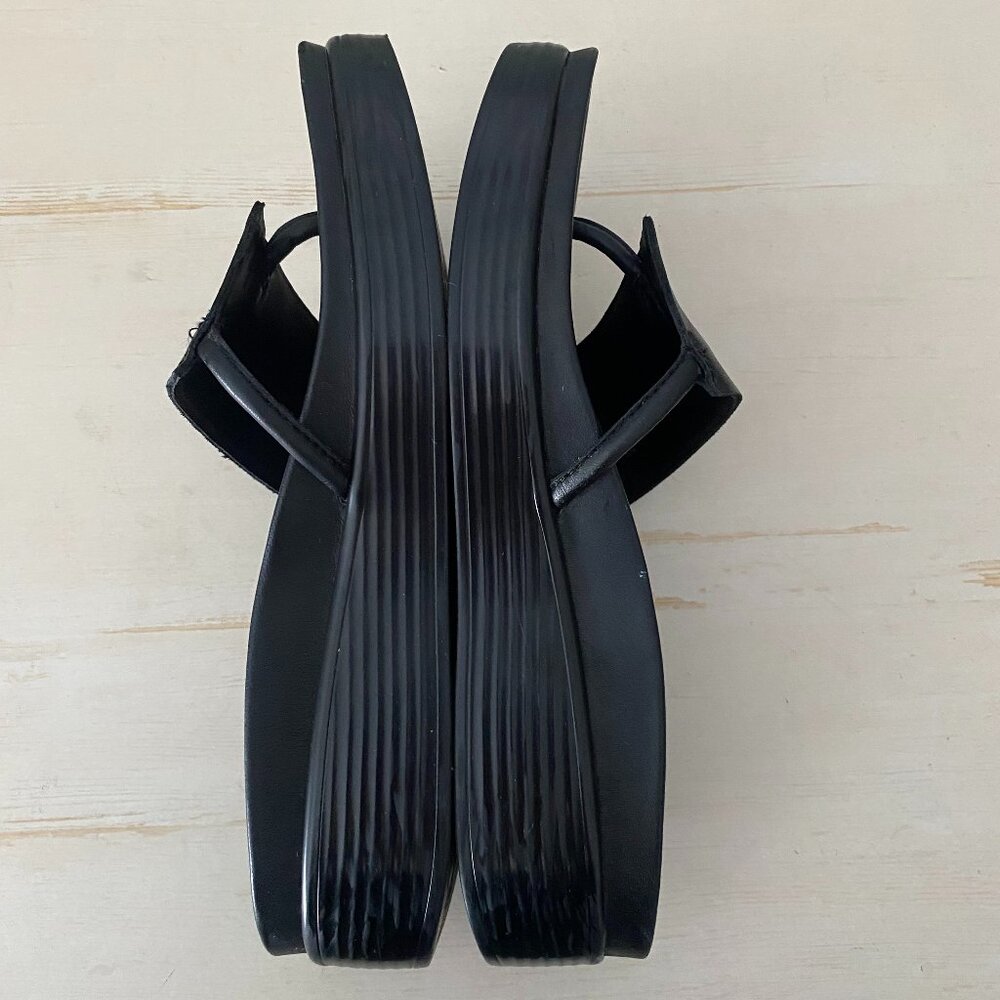 Donald J Pliner Fifi Black Leather Wedge Thong Sandals Slides - Picture 5 of 8